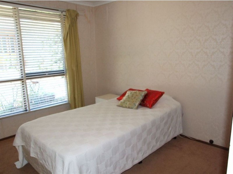 1/11 Bayview Road, Mornington VIC 3931