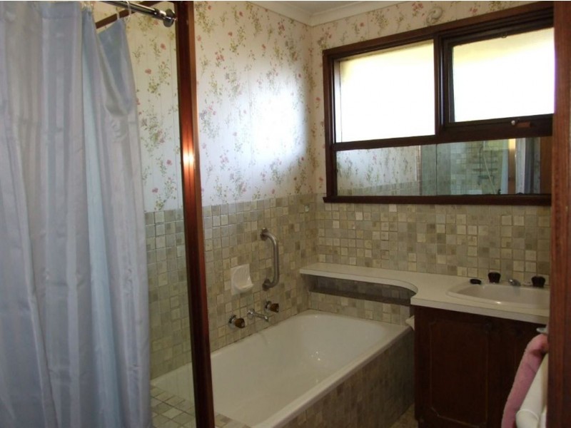 1/11 Bayview Road, Mornington VIC 3931