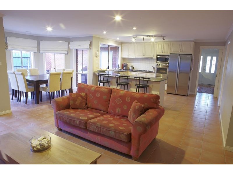 48 Noah Close, Mornington VIC 3931