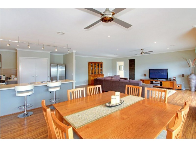 14 Brimbrim Crescent, Mornington VIC 3931