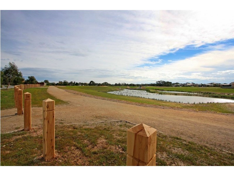 14 Brimbrim Crescent, Mornington VIC 3931