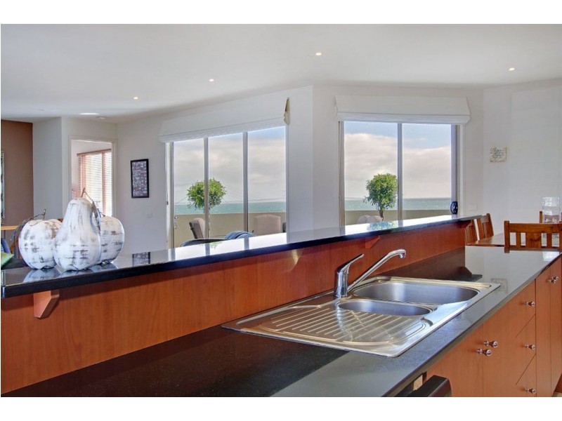 1/5 Northcote Terrace, Mornington VIC 3931