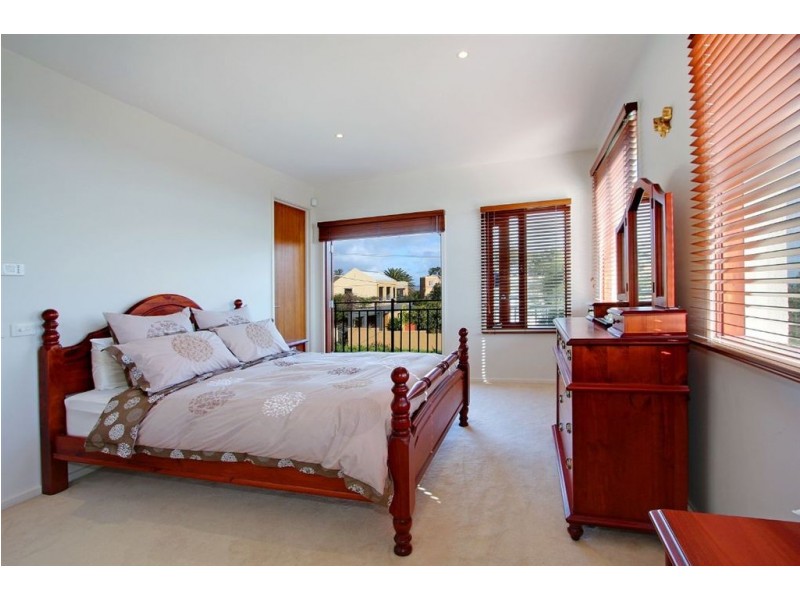 1/5 Northcote Terrace, Mornington VIC 3931