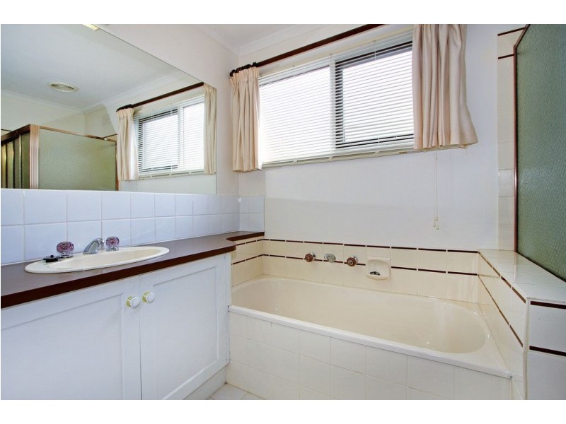 4/2B Marine Ave, Mornington VIC 3931