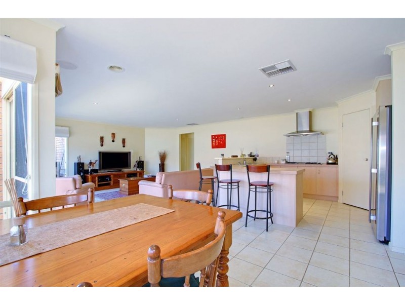 16 Weerona Way, Mornington VIC 3931