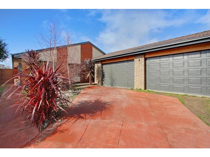 10 Moonah Way, Mount Martha VIC 3934