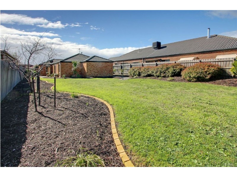 11 Samantha Drive, Mornington VIC 3931