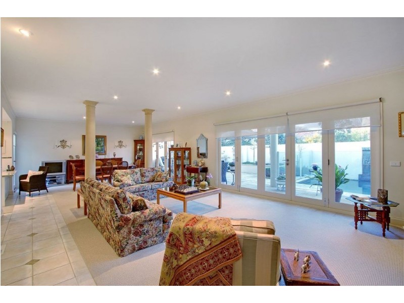 8 Northcote Terrace, Mornington VIC 3931