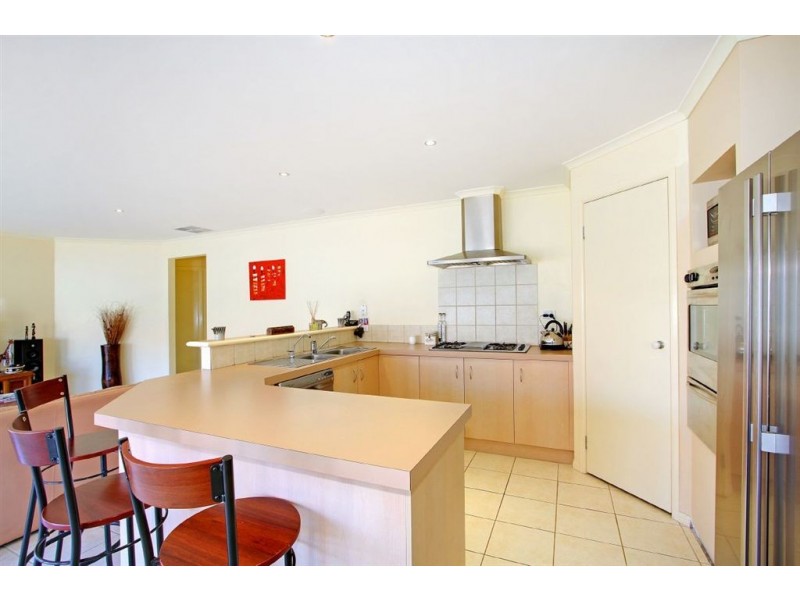 16 Weerona Way, Mornington VIC 3931