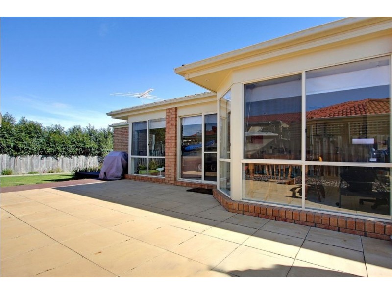 16 Weerona Way, Mornington VIC 3931