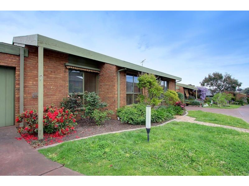7/6 Lucerne Avenue, Mornington VIC 3931