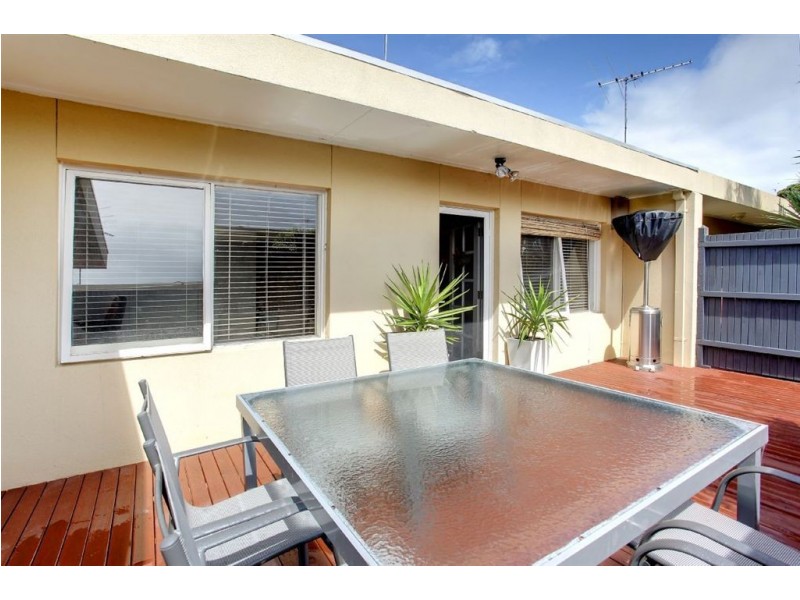 3/2 Radley Street, Mornington VIC 3931