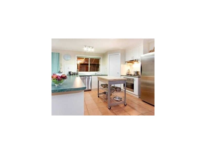 4 Robin Hill Drive, Mornington VIC 3931