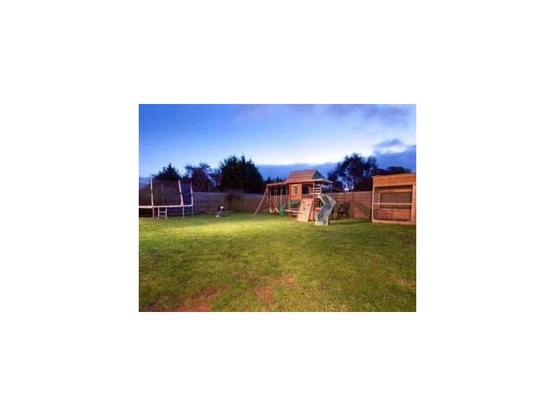 4 Robin Hill Drive, Mornington VIC 3931