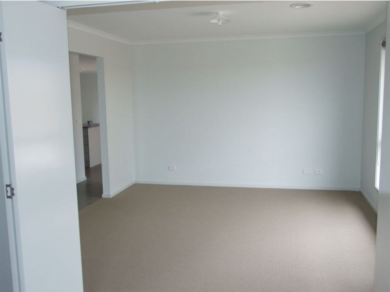 34 Elspeth Circuit, Mount Martha VIC 3934