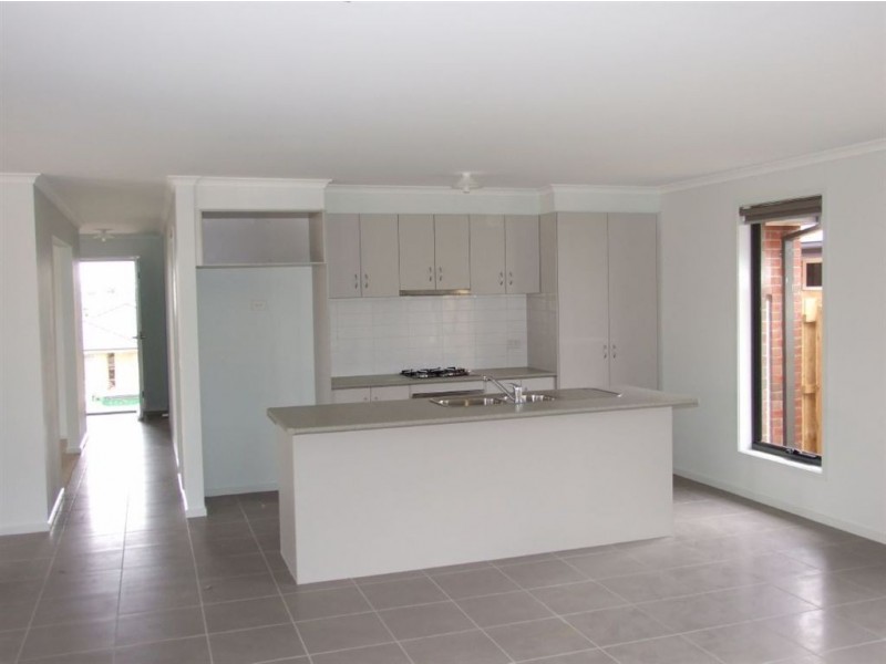 34 Elspeth Circuit, Mount Martha VIC 3934