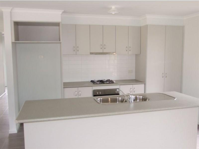 34 Elspeth Circuit, Mount Martha VIC 3934