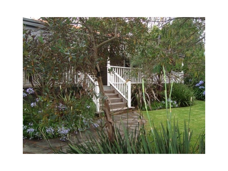 6 Birdwood Avenue, Mornington VIC 3931