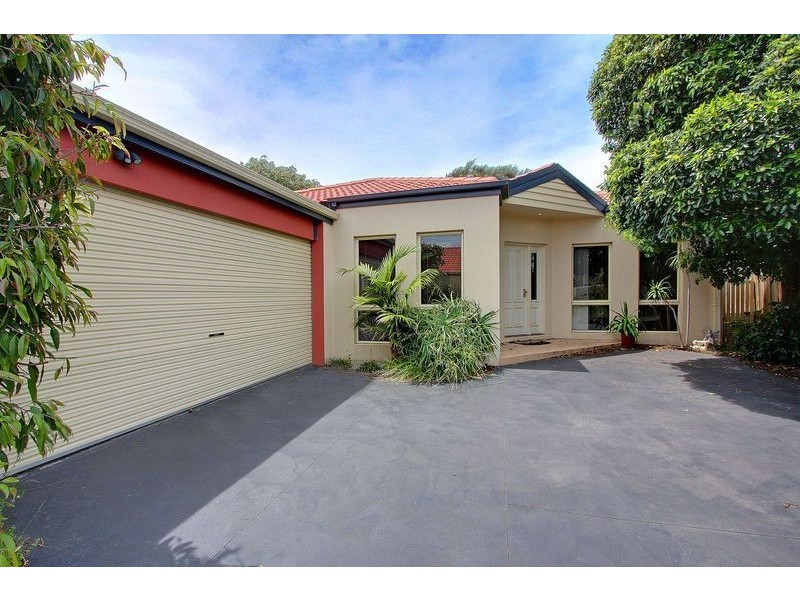 2/12 Napier Street, Mornington VIC 3931