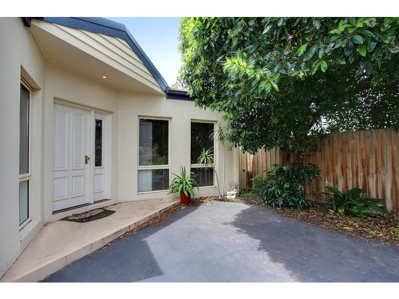 2/12 Napier Street, Mornington VIC 3931