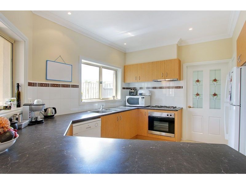 2/12 Napier Street, Mornington VIC 3931