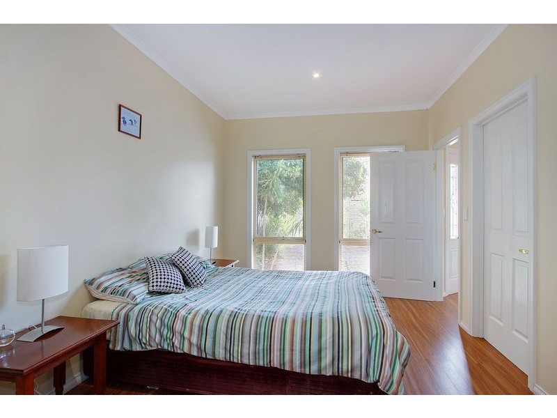 2/12 Napier Street, Mornington VIC 3931