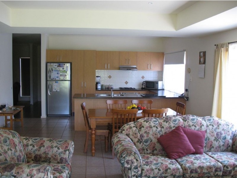 101 St Mitchells Circuit, Mornington VIC 3931