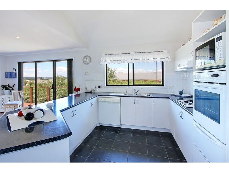 6 Waltham Drive, Mornington VIC 3931