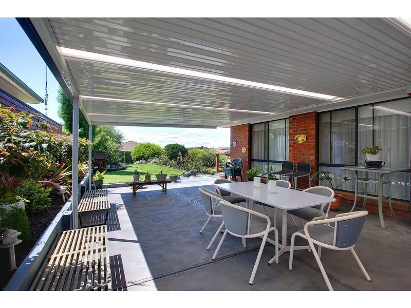 6 Waltham Drive, Mornington VIC 3931