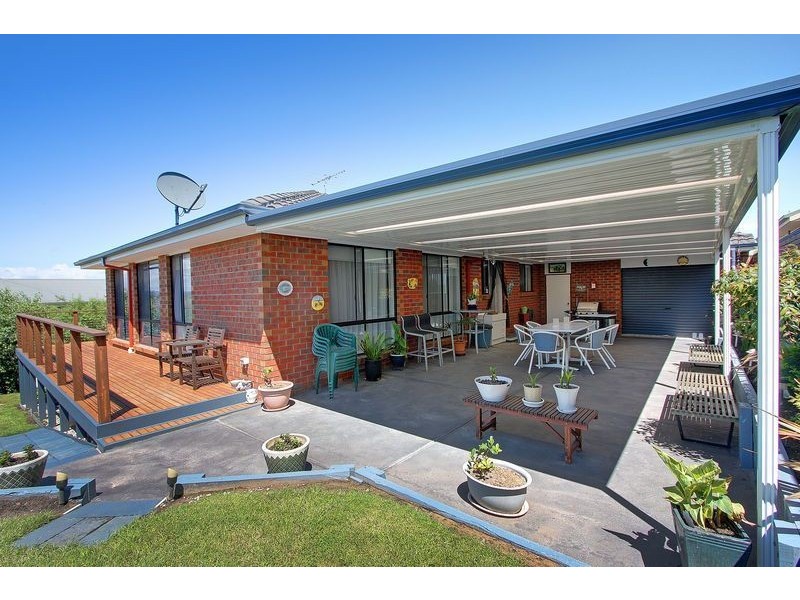 6 Waltham Drive, Mornington VIC 3931
