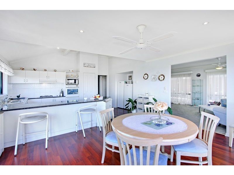 6 Waltham Drive, Mornington VIC 3931