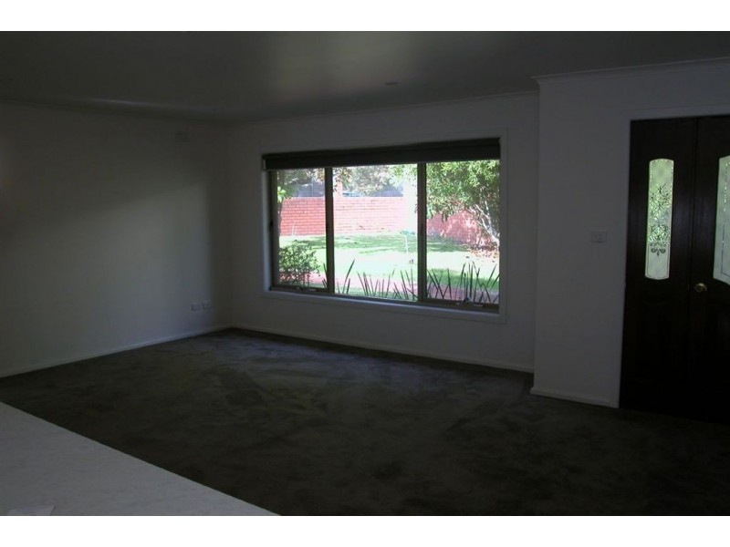 11 Pender Avenue, Mornington VIC 3931