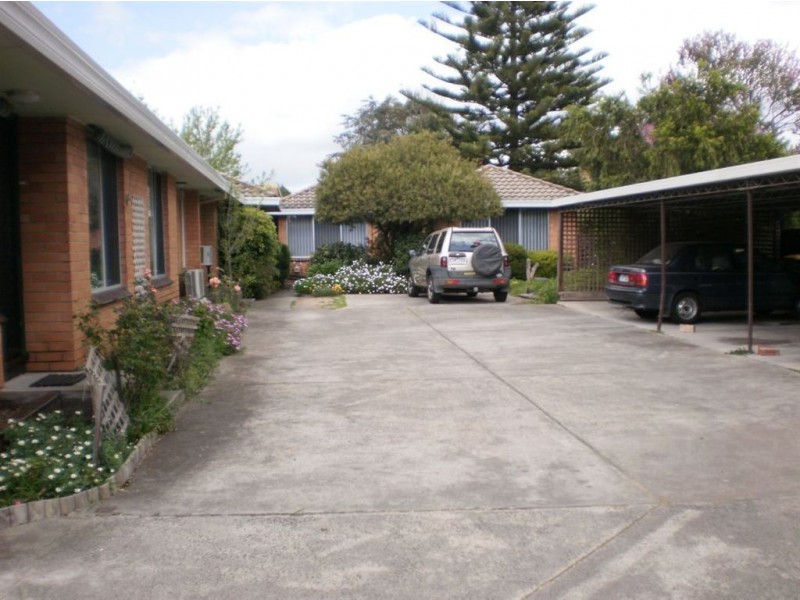 3/4 Cricklewood Ave, Frankston VIC 3199