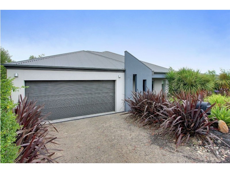 2 Brimbrim Crescent, Mornington VIC 3931