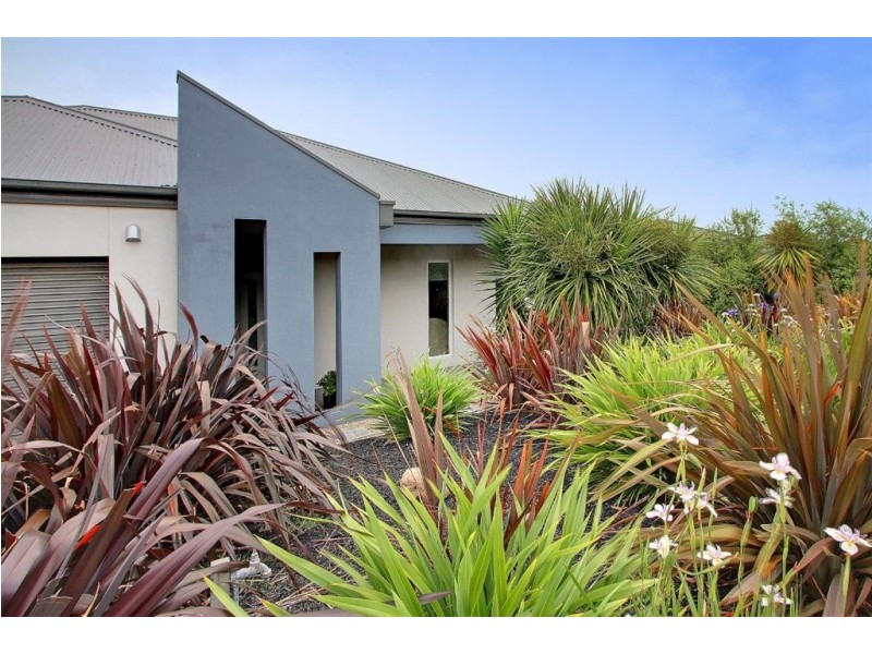 2 Brimbrim Crescent, Mornington VIC 3931