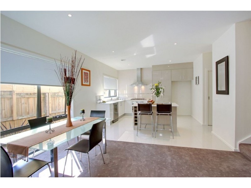 1/9 Macdonald Grove, Mornington VIC 3931