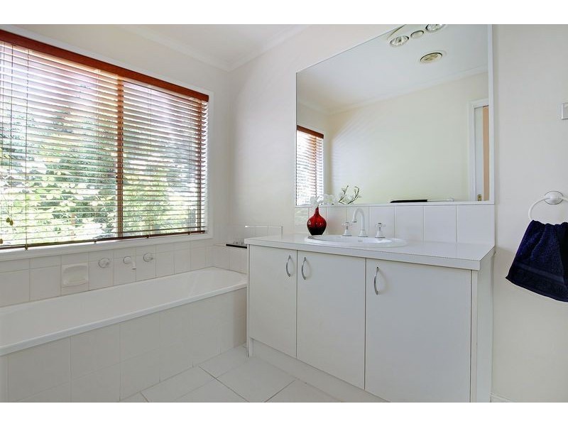 25 Parwan Crescent, Mornington VIC 3931