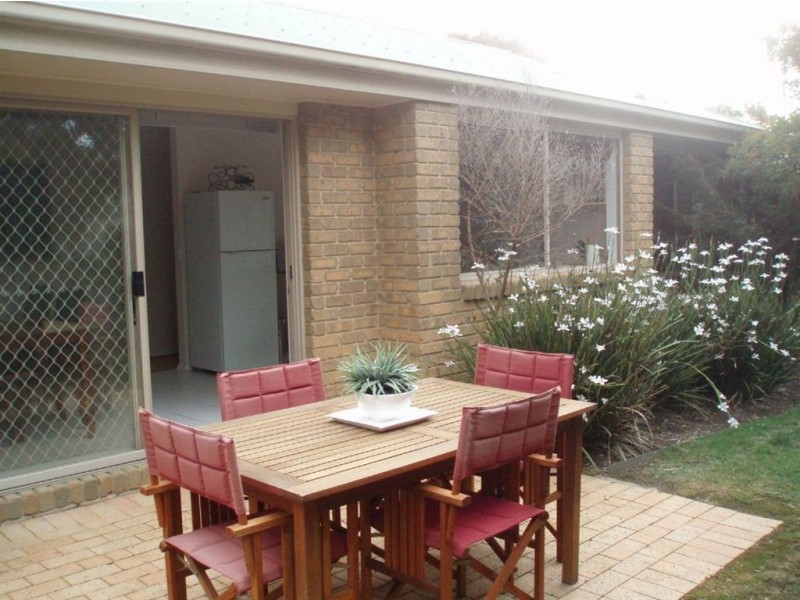 25 Parwan Crescent, Mornington VIC 3931