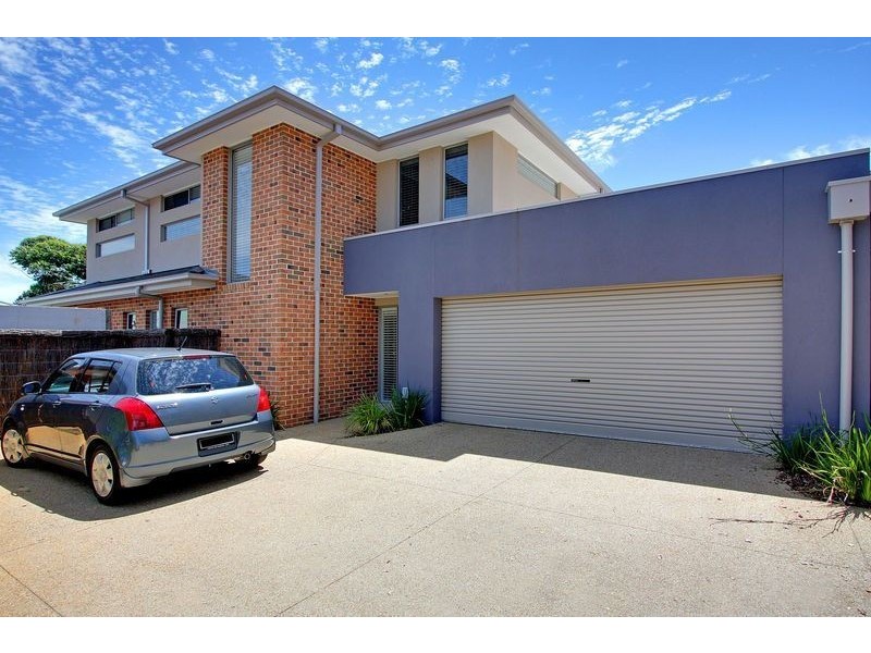 4/43-45 Van Ness Avenue, Mornington VIC 3931