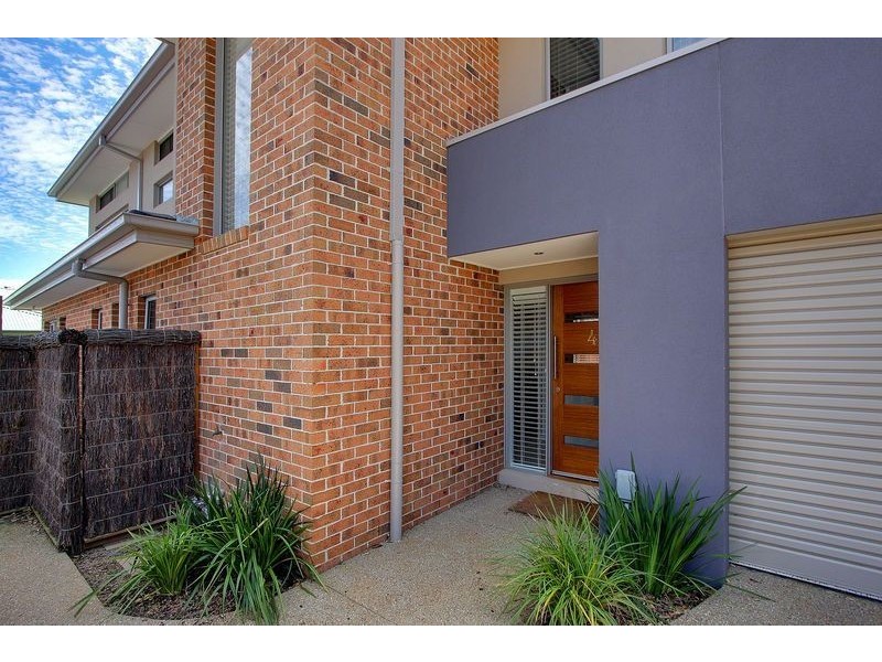 4/43-45 Van Ness Avenue, Mornington VIC 3931