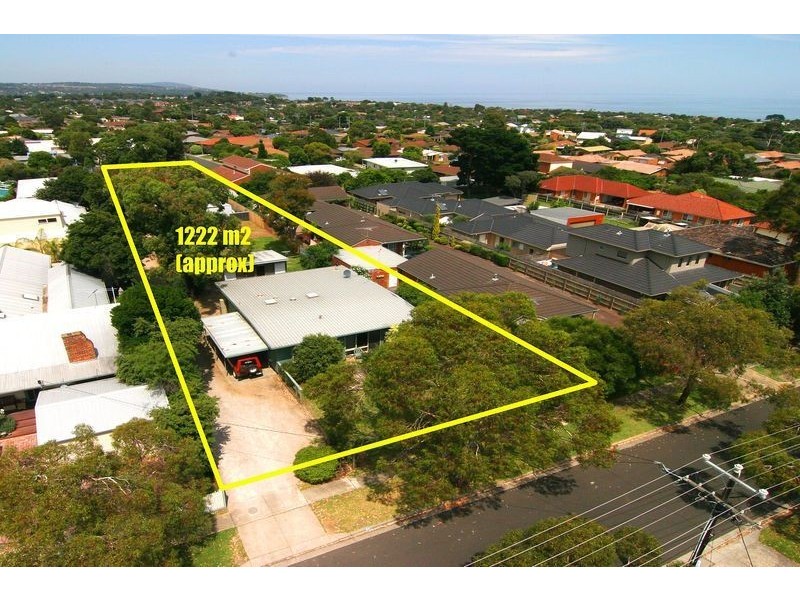 24 Van Ness Avenue, Mornington VIC 3931