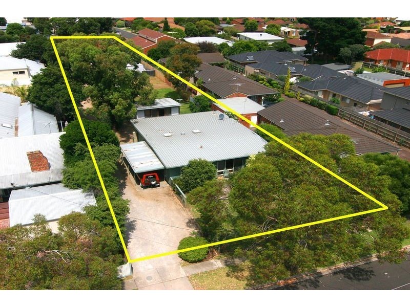 24 Van Ness Avenue, Mornington VIC 3931