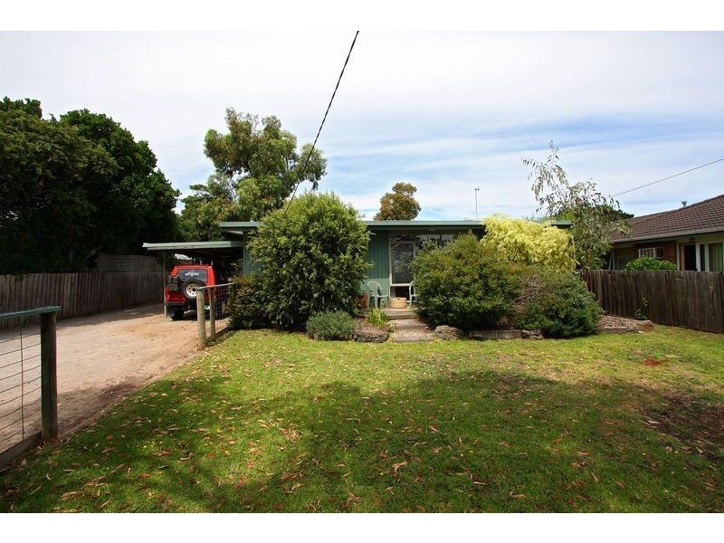 24 Van Ness Avenue, Mornington VIC 3931