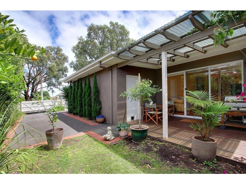 15 Tyalla Grove, Mornington VIC 3931