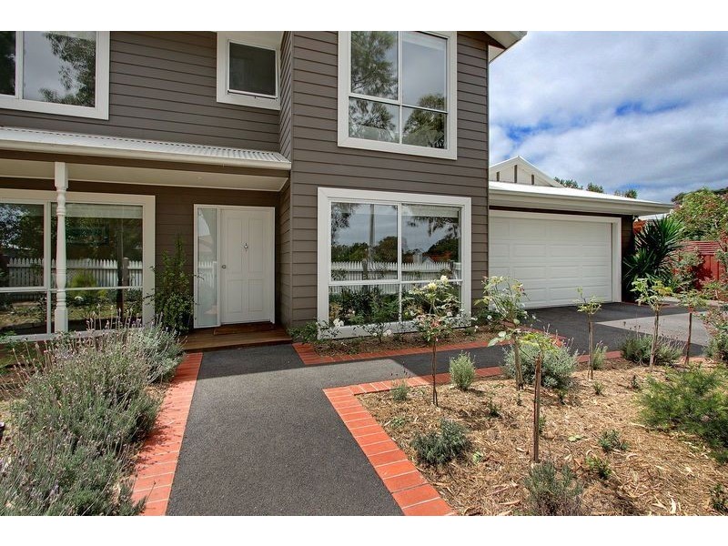 15 Tyalla Grove, Mornington VIC 3931