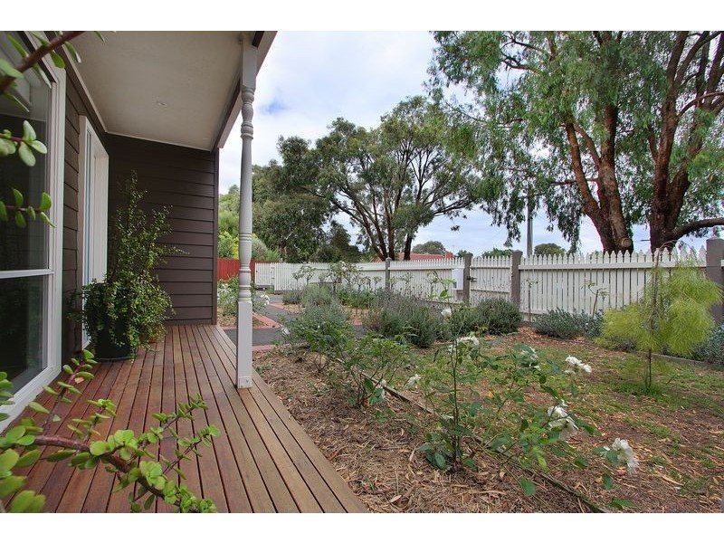 15 Tyalla Grove, Mornington VIC 3931