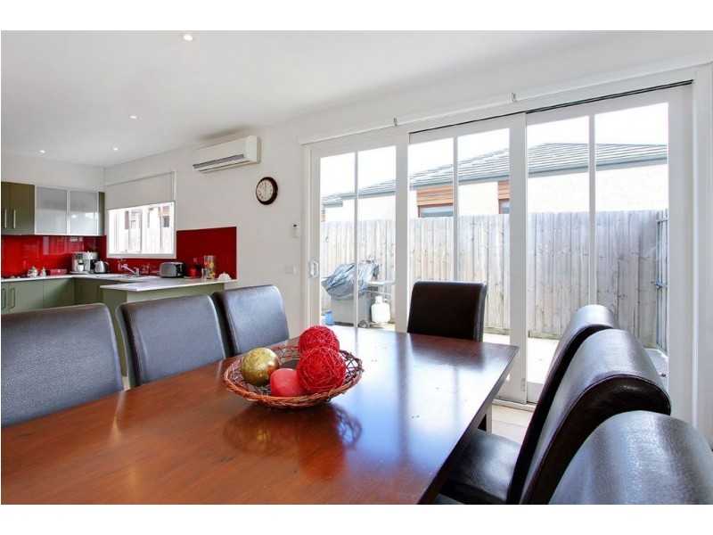 1/110 Tanti Ave, Mornington VIC 3931