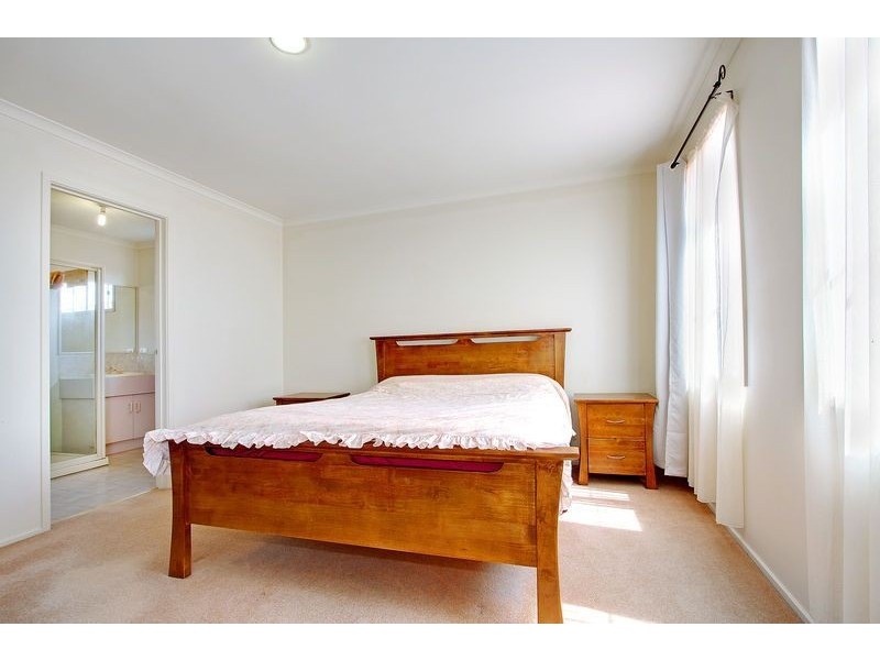 18 St Mitchell Circuit, Mornington VIC 3931