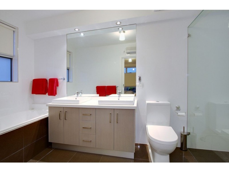 661a Esplanade, Mornington VIC 3931