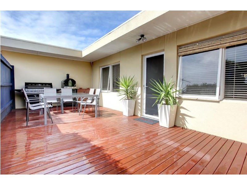 3/2 Radley Street, Mornington VIC 3931